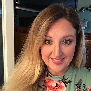 Meet your Posher, Jeannine